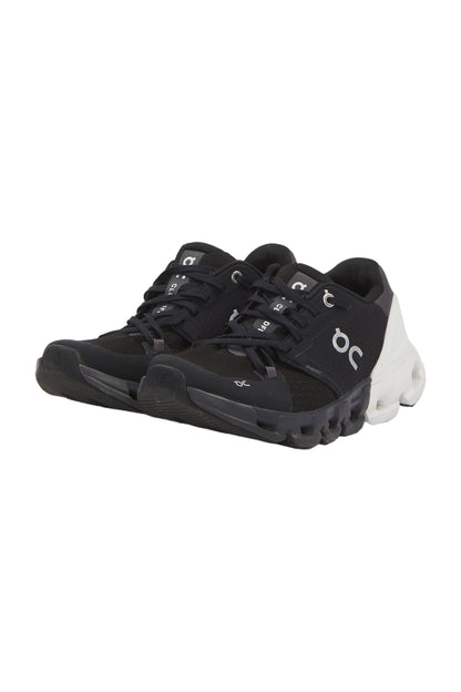 On Running Cloudflyer 4 Damen Laufschuhe - Schwarz/Weiß