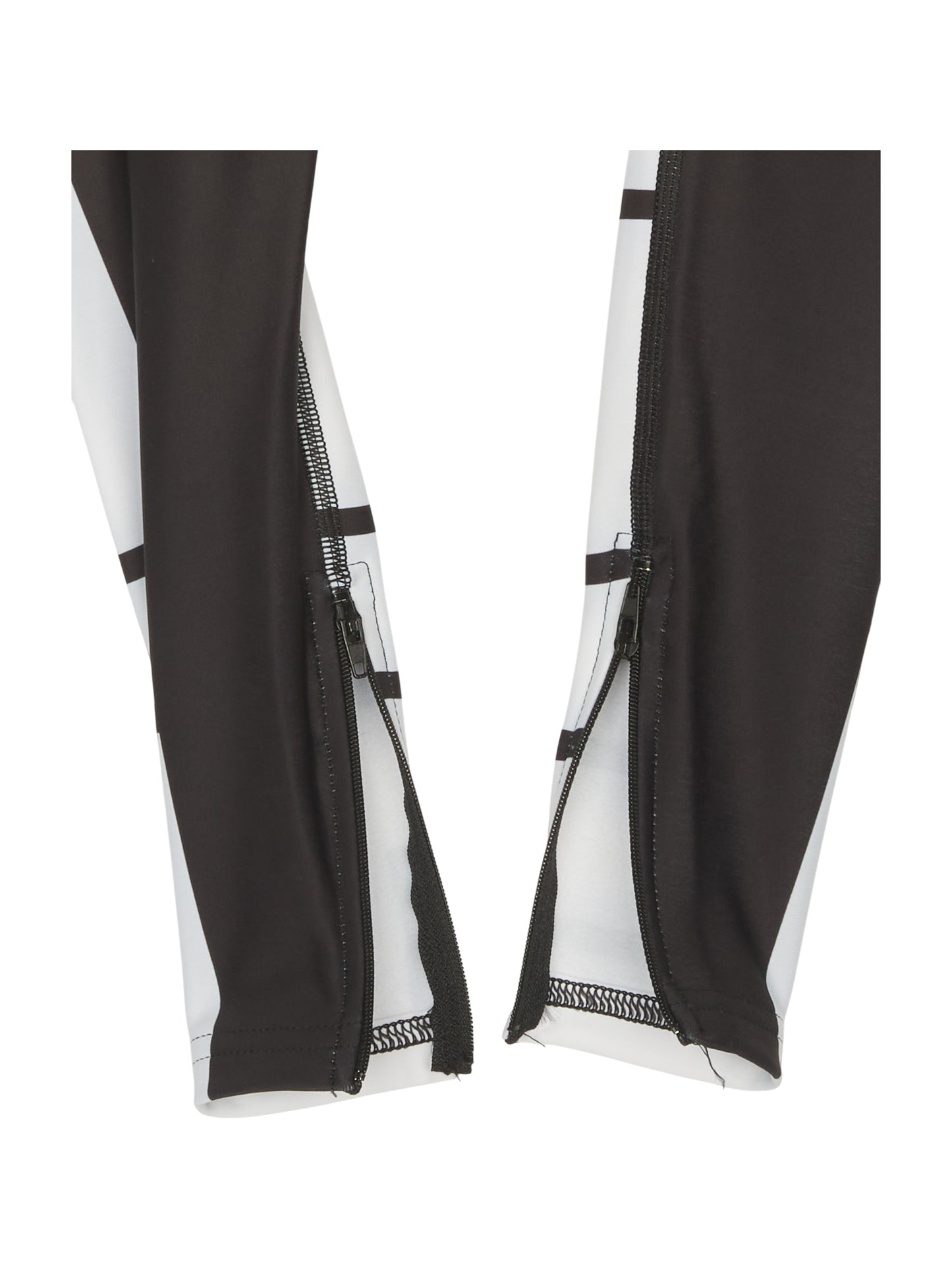 LegwarmersM. Logo Legwarmers